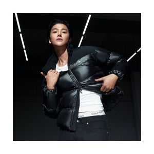 CALVIN KLEIN JEANS 로운 남녀공용 릴렉스핏 숏 블로킹 푸퍼 4RE526G UB1 4RE526GUB1 1476191