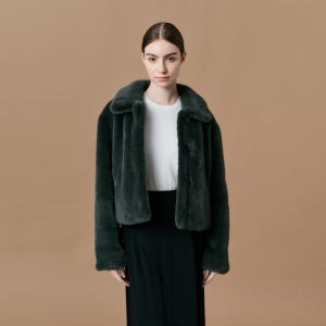 유로컬렉션 [정가 199,000원][로안]스텐카라 페이크 퍼 자켓