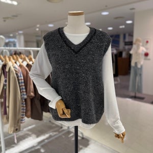 스테파니 스팽글 브이넥 니트 조끼 A25SW5401