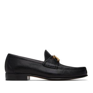 발렌티노 블랙 V로고 시그니처 버팔로 로퍼 252807M231010