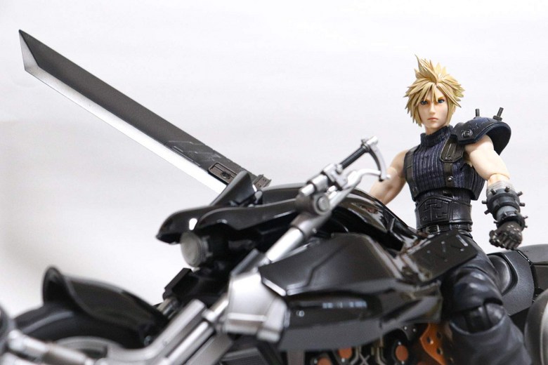 FINAL FANTASY VII REMAKE PLAY ARTS KAI Cloud Strife Ver. 2 (플레이아츠 파이널 판타지 7 리메이크 클라우드 스트라이프 Ver. 2)