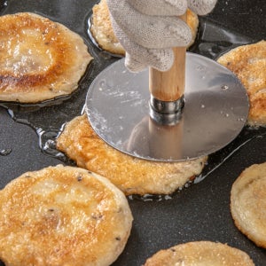 [12/9 순차배송] 우리 쌀로 만들어 더 쫀득한, 수제 황금찰호떡