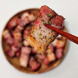 6시간 훈연한 참나무 훈제삼겹 통삼겹 300g