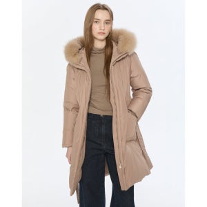 질스튜어트 뉴욕 여성 25FW PREMIUM 베이지 탈부착 폭스퍼 후드 카라 구스다운 롱패딩 점퍼 JSJU5D200I3