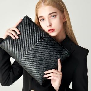 스튜디오세라 소가죽 V 퀼팅 체인 클러치백 H16H511 3color