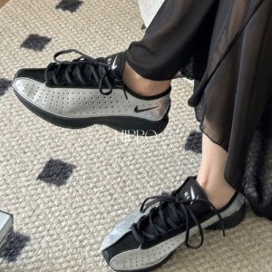 [나이키] 에어 슈플라이 메탈릭 실버 블랙