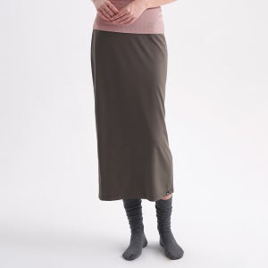미니 소프텍스 테니스치마 롱 스커트 차콜브라운 주름스커트
