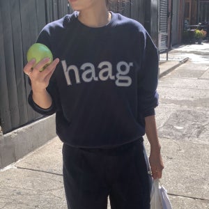 [헤이그] a birthday sweatshirt (navy)