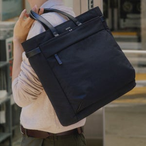 [헤지스 액세서리] [HATCH-BAG] 블랙 나일론 토트백 HJBA6E330BK