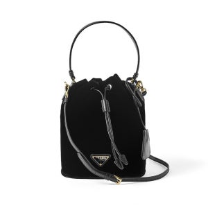 프라다 가방 1BE067 2C7Q F0002 벨벳 로고 미니 버킷 여성숄더백