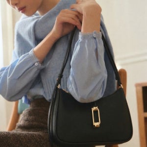 [닥스 액세서리] 닥스 D락장식 가죽 숄더 겸 크로스백 DCBA6E963BK