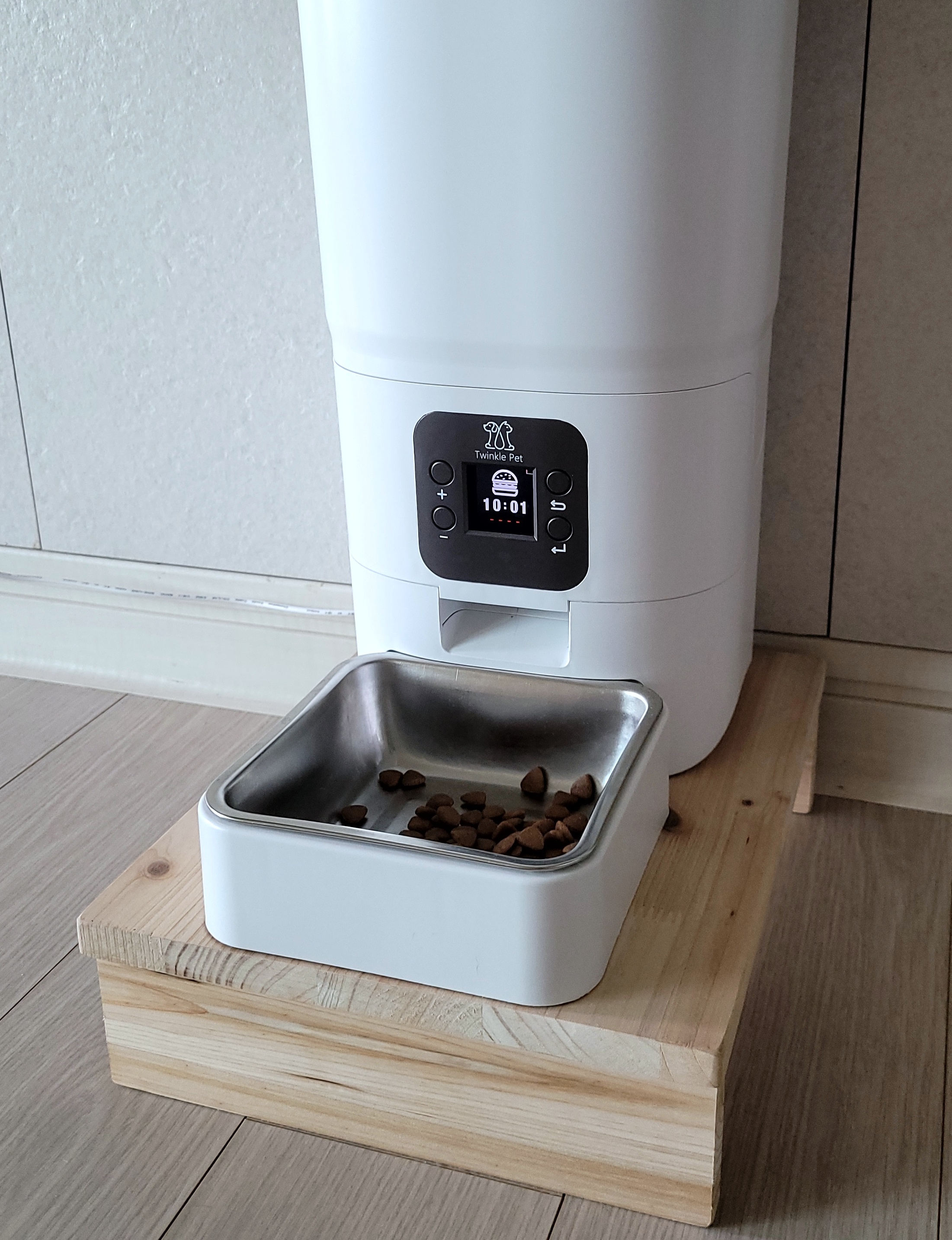 반려동물 자동 급식기 (Pet Automatic Feeder)