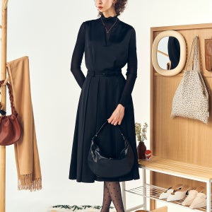 [페리메라] 투피스 벨트 세트 샤틴 롱 원피스 (블랙)