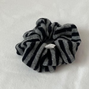 키슈 니트 스크런치, 더오래 (The Olae)