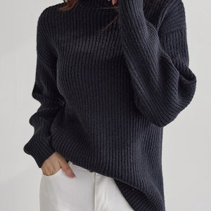 [ 한정수량 특가 ]단독으로는 물론,아우터 안 이너로도 완성도 높게,심플한 듯 고급스러운 폴라 니트