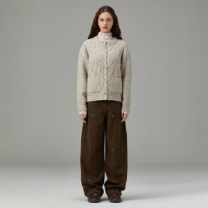 [써스데이 아일랜드] 케이블 라운드넥 니트 가디건_T258MCD245W T258MCD245W