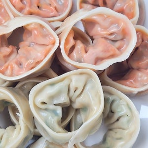 쫄깃한 만두피와 꽉 찬 속으로 든든한 엄지손만두(고기만두 김치만두) 1.4kg 1봉