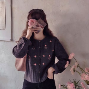 [LABEL] 캐더린 입체적 플라워 부드런 따스미 보송가디건[size:F(55~66)][입고지연 1/19일이후 순차배송]