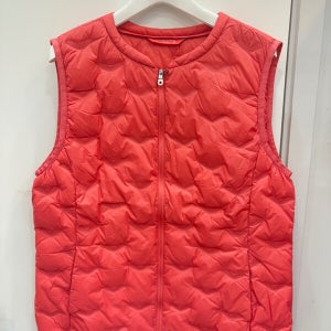 크로커다일레이디 경량 고주파 다운 베스트 오렌지 모다아울렛 오산동탄점