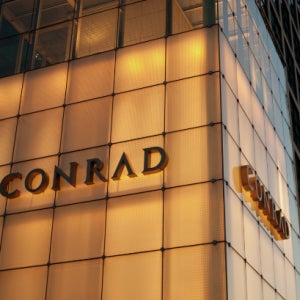 [하나투어] 제우스 럭셔리스테이 도쿄 3일 콘래드 시티뷰룸 비즈니스항공 공항 호텔 간 왕복 차량서비스제공 프리미엄에어텔