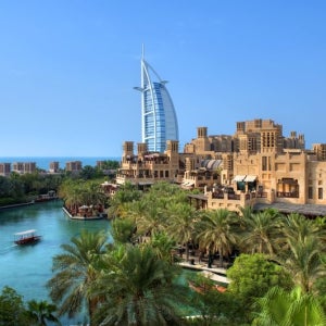 [하나투어] 3박 6일 두바이 아부다비 럭셔리 요트투어 5성호텔 팜주메이라 모노레일 인터내셔널 호텔뷔페식 에미레이트항공