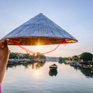 [하나투어] 부산출발 다낭 5일 신라 모노그램 디럭스 오션뷰 바나힐 테마파크 호이안 야경투어 다낭타워 스테이크 씨푸드 랍스터 아오자이쇼 스톤마사지