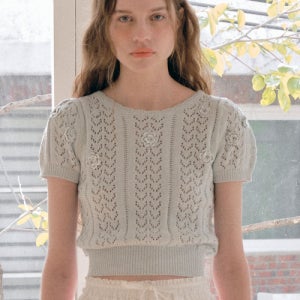 [로라로라] HAND ROSE EMBROIDERY KNIT BLUE 5006600556