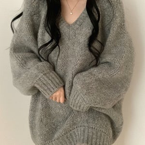 레븐 브이넥 니트