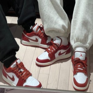 [나이키] 에어 조던 1 로우 SE 듄 레드 화이트