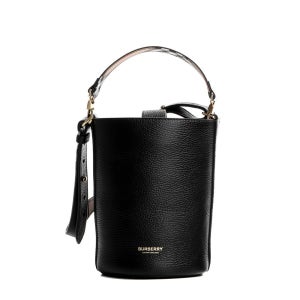 버버리 레더 스몰 버킷백 블랙 8084035 24SS LL SMALL BUCKET 여성 숄더백 88913361