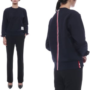 [롯데백화점] 톰브라운 [톰브라운] 25FW 여성 센터백 스트라이프 맨투맨 FJT070A 03377 415 25F LE1220804747