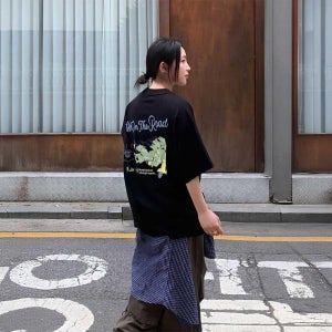 내셔널지오그래픽 N252UTS982 리젠아스킨 유니 온더로드 그래픽 세미오버핏 반팔 쿨티셔츠 CARBON BLACK