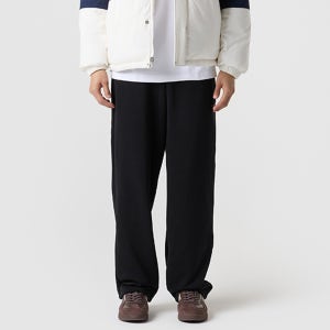 [르꼬끄스포르티브] 유니 에센셜 쮸리 레귤러 스트레이트핏 팬츠 - 블랙 QR123LFP11