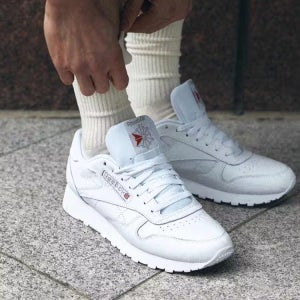 리복 클래식 레더 코어 100008492 사이즈 235 참조 RESO6EJ2UWT