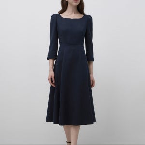 [잇미샤] 넥 포인트 플레어 원피스 [ITQ2YOP920]