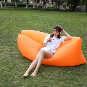 [패션포럼] 1인용 휴대용 에어베드 캠핑 에어매트 야외 피크닉 소파 공기 침대_62899525