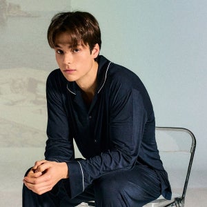 [롯데백화점] 오르시떼 남성 D008 프리다네이비 긴소매 파자마 세트 OR26SMGED008 LE1220833430