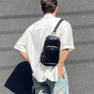 [헤지스 액세서리] [여행용][데일리] 블랙 클래식 슬링백 HJBA6E861BK