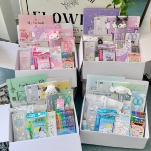 [갓샵] 20종 최다구성 산리오 문구세트 학용품 선물 [시나모롤 포차코 쿠로미 마이멜로디 새학기 신학기 준비물 입학 졸업 굿즈]