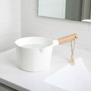 [히키스] HICKIES 우드 손잡이 플라스틱 물바가지 1.3L 욕실 목욕 욕조 싱크대