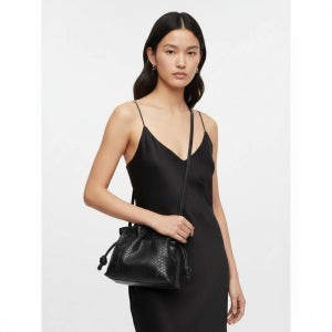 로에베 플라멘코 미니 클러치 블랙 A411FC2X86 1100 플라멩코 숄더백 1452985 139781216