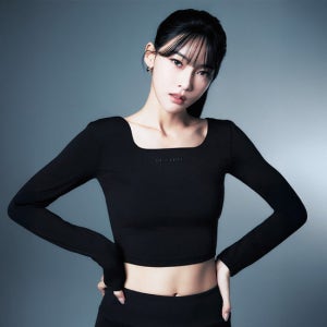 [데상트공식] [김민지 착용] 우먼스 스퀘어넥 긴팔 티셔츠 SR122PTL12