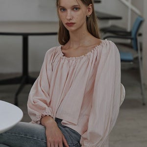 [드헤베] Della Shirring Off Shoulder Blouse [Pink]_DV83PK