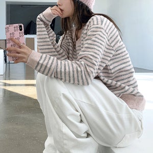 멀티스트라이프V넥니트