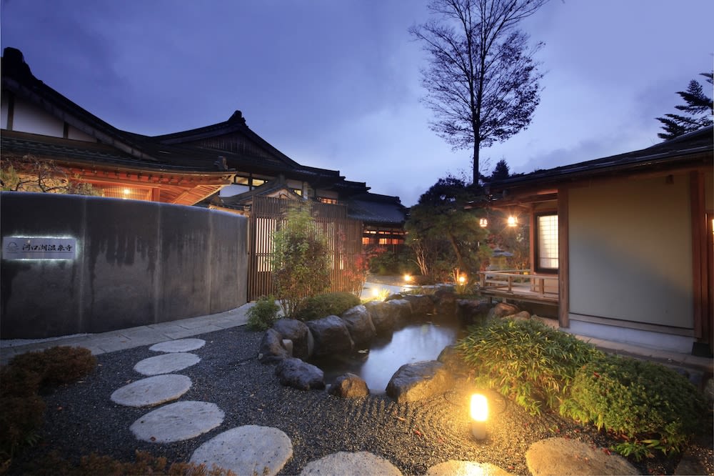 마스미 유메도노 (真澄 夢殿)