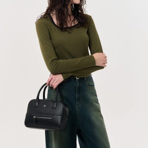 [제너럴아이디어][GENERAL IDEA][24FW] WOMAN GNRL 스퀘어 배색 롱 슬리브 티 [KHAKI] / WBD4L01535(K1727349287711058KH01)