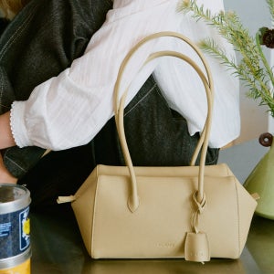 [오스트카카] [보라끌레르 PICK]_[3차 리오더] 로브 숄더 스몰 올리브