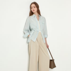 [키이스] 스트랩 플랩 포켓 블라우스 KE26S1FRB5741