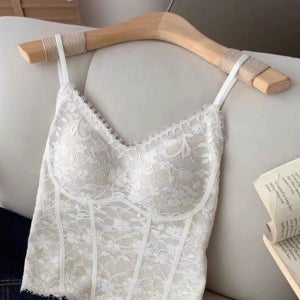 해피유통 여성 레이스 슬림핏 스트랩 크롭 나시 상의  S  화이트