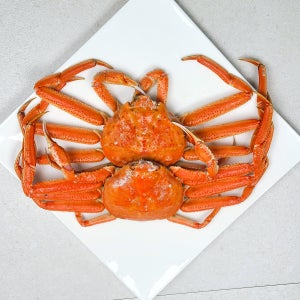 부드러운 살이 꽉 찬 북해도 박달대게 1kg